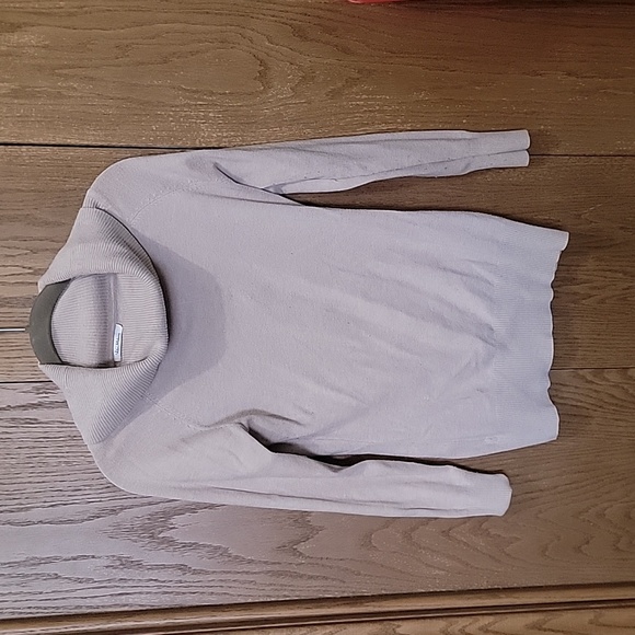 Turtle Neck - Picture 1 of 2